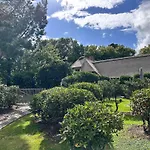 아파트 Sky & Homes Wattlaeufer I Nordsee-auszeit Im Reetdachanwesen Mit Parkgarten Böhl