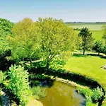 Sky & Homes Wattlaeufer I Nordsee-auszeit Im Reetdachanwesen Mit Parkgarten 아파트 Böhl