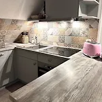 Sky & Homes Wattlaeufer I Nordsee-auszeit Im Reetdachanwesen Mit Parkgarten Böhl