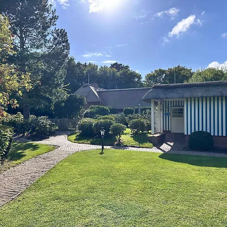 Sky & Homes Wattlaeufer I Nordsee-auszeit Im Reetdachanwesen Mit Parkgarten Appartement *
