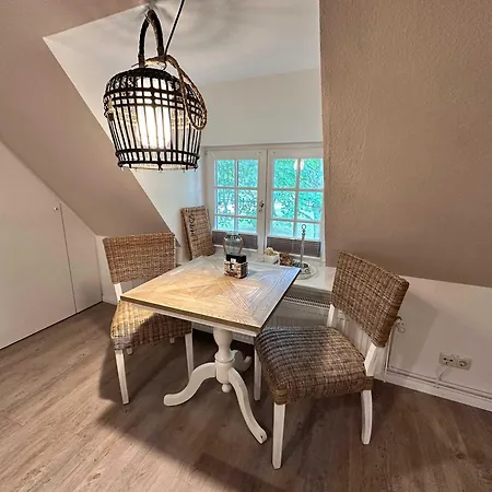 Sky & Homes Wattlaeufer I Nordsee-auszeit Im Reetdachanwesen Mit Parkgarten 아파트 Böhl