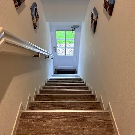 아파트 Sky & Homes Wattlaeufer I Nordsee-auszeit Im Reetdachanwesen Mit Parkgarten *