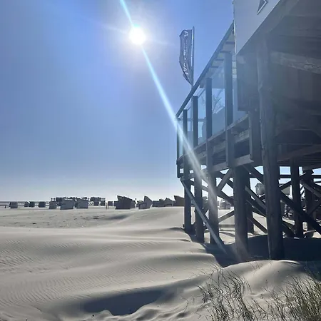 아파트 Sky & Homes Wattlaeufer I Nordsee-auszeit Im Reetdachanwesen Mit Parkgarten Böhl