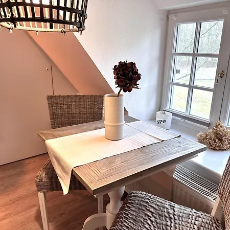 Sky & Homes Wattlaeufer I Nordsee-auszeit Im Reetdachanwesen Mit Parkgarten *