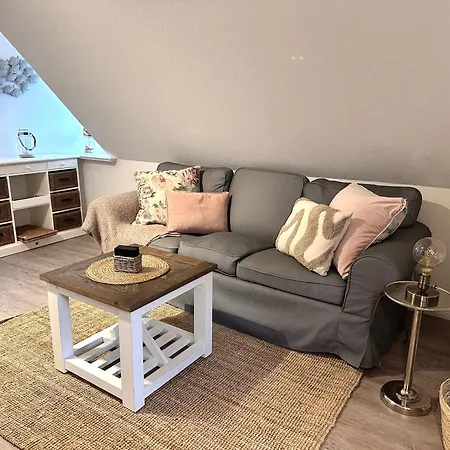 Sky & Homes Wattlaeufer I Nordsee-auszeit Im Reetdachanwesen Mit Parkgarten * Böhl