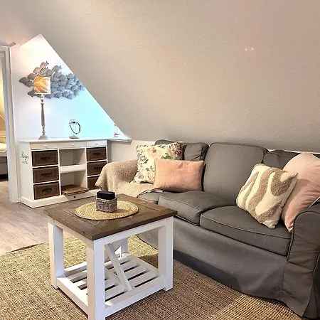 Sky & Homes Wattlaeufer I Nordsee-auszeit Im Reetdachanwesen Mit Parkgarten *