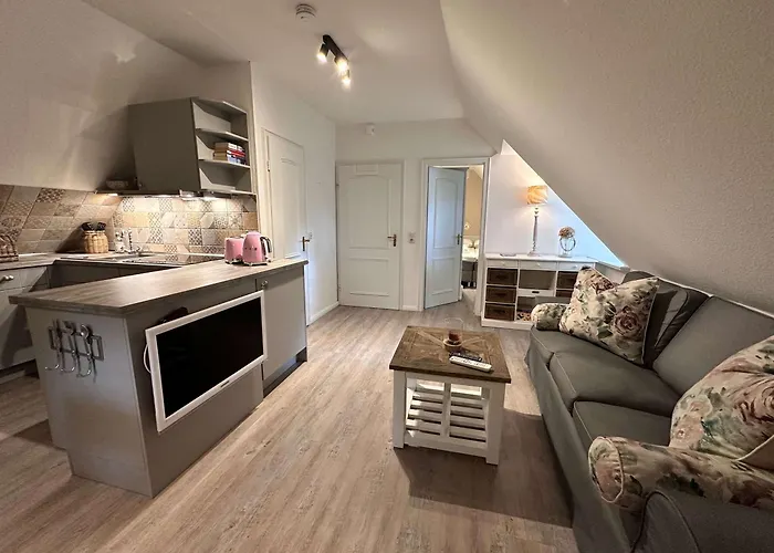 Sky & Homes Wattlaeufer I Nordsee-auszeit Im Reetdachanwesen Mit Parkgarten Appartement *