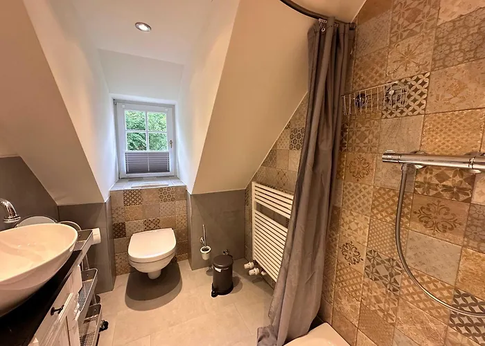 Appartement Sky & Homes Wattlaeufer I Nordsee-auszeit Im Reetdachanwesen Mit Parkgarten