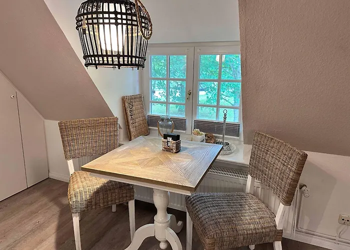 Sky & Homes Wattlaeufer I Nordsee-auszeit Im Reetdachanwesen Mit Parkgarten Appartement *