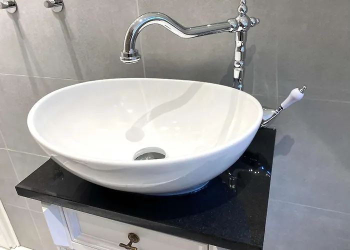 شقة Sky & Homes Wattlaeufer I Nordsee-auszeit Im Reetdachanwesen Mit Parkgarten *