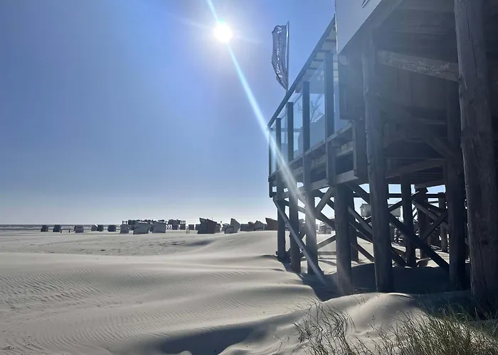 Appartement Sky & Homes Wattlaeufer I Nordsee-auszeit Im Reetdachanwesen Mit Parkgarten Böhl