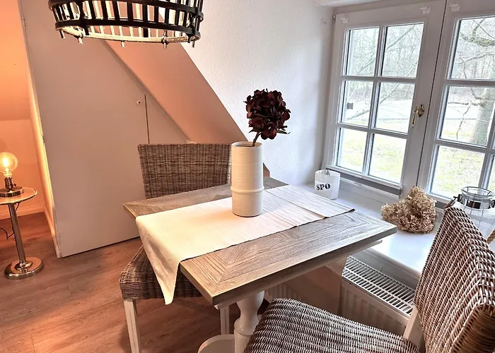 Sky & Homes Wattlaeufer I Nordsee-auszeit Im Reetdachanwesen Mit Parkgarten *