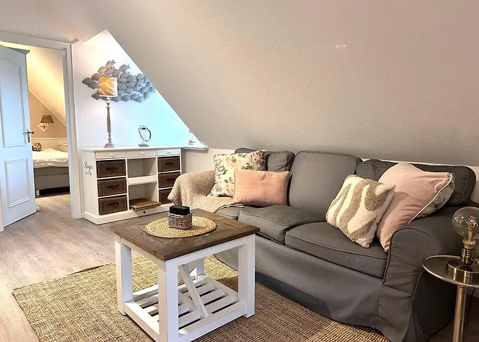Sky & Homes Wattlaeufer I Nordsee-auszeit Im Reetdachanwesen Mit Parkgarten *
